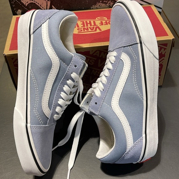 Vans WMNS Old Skool
Color Theory Dusty Blue
VN0007NTDSB Light Blue Sneakers - Picture 13 of 16